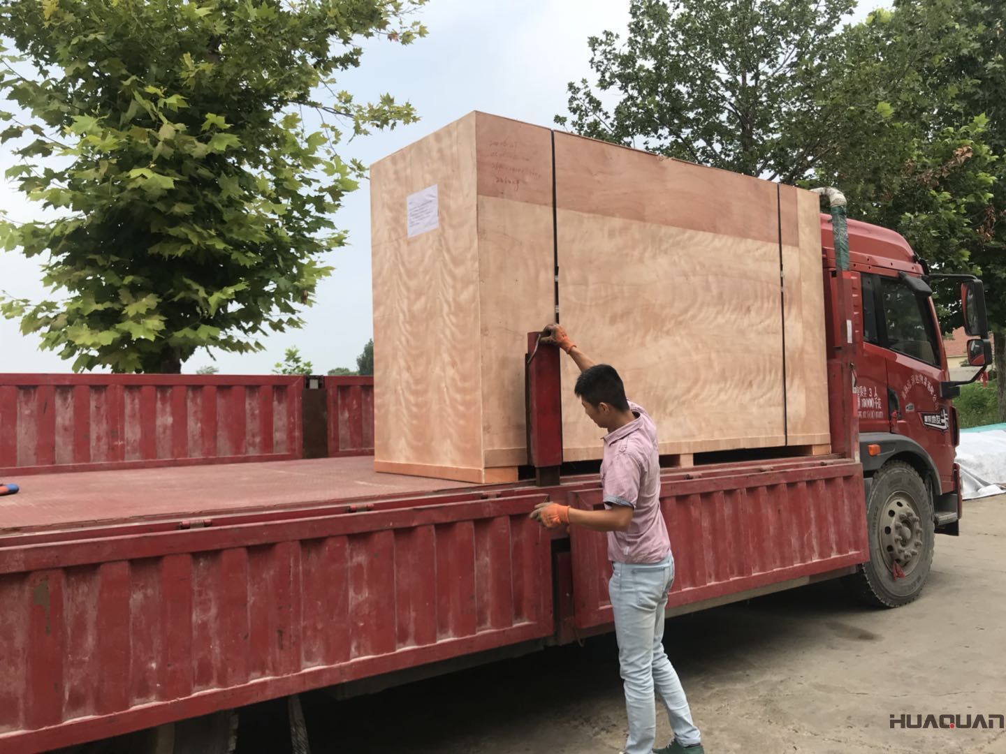 7月24號一臺HQ100GF標(biāo)配型柴油發(fā)電機(jī)組發(fā)往山西