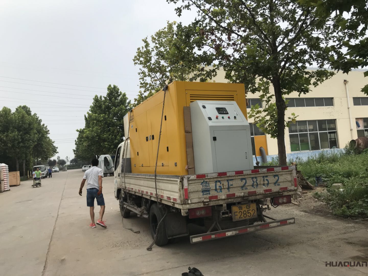 7月28號一臺200kw四保護型柴油發電機組發往山東