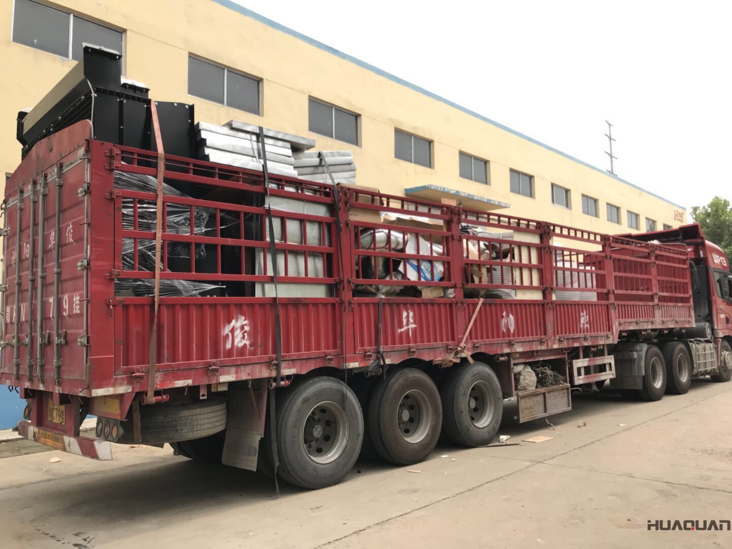 一臺(tái)120kw標(biāo)配柴油發(fā)電機(jī)組于8月15日發(fā)往江蘇