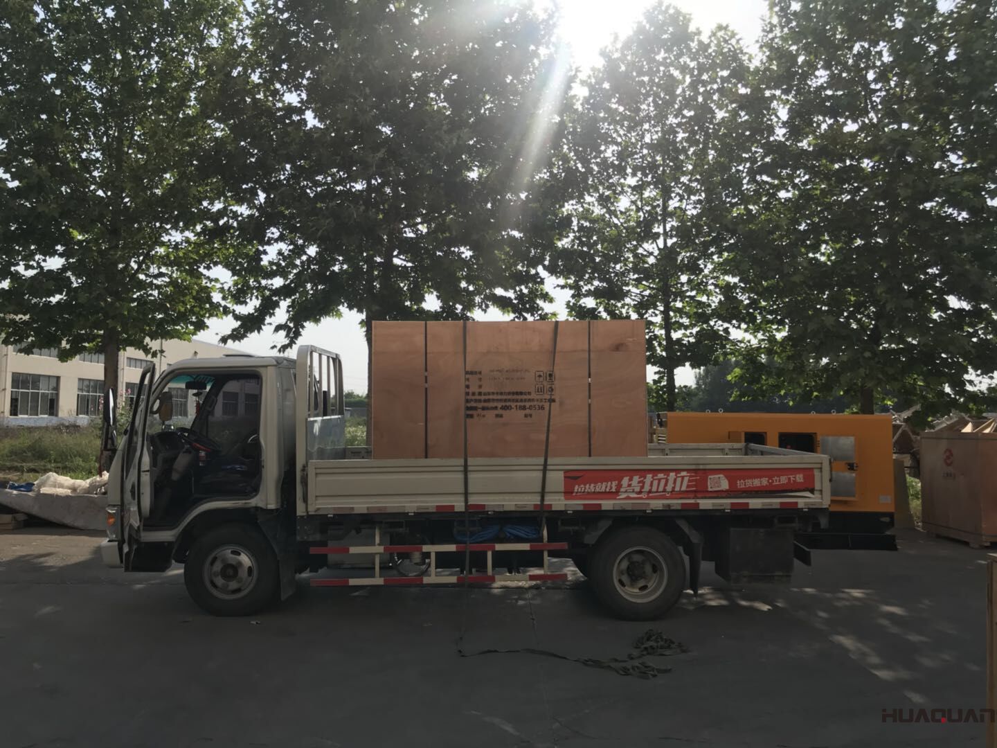 一臺100kw標配柴油發(fā)電機組于8月28日順利發(fā)往內(nèi)蒙古