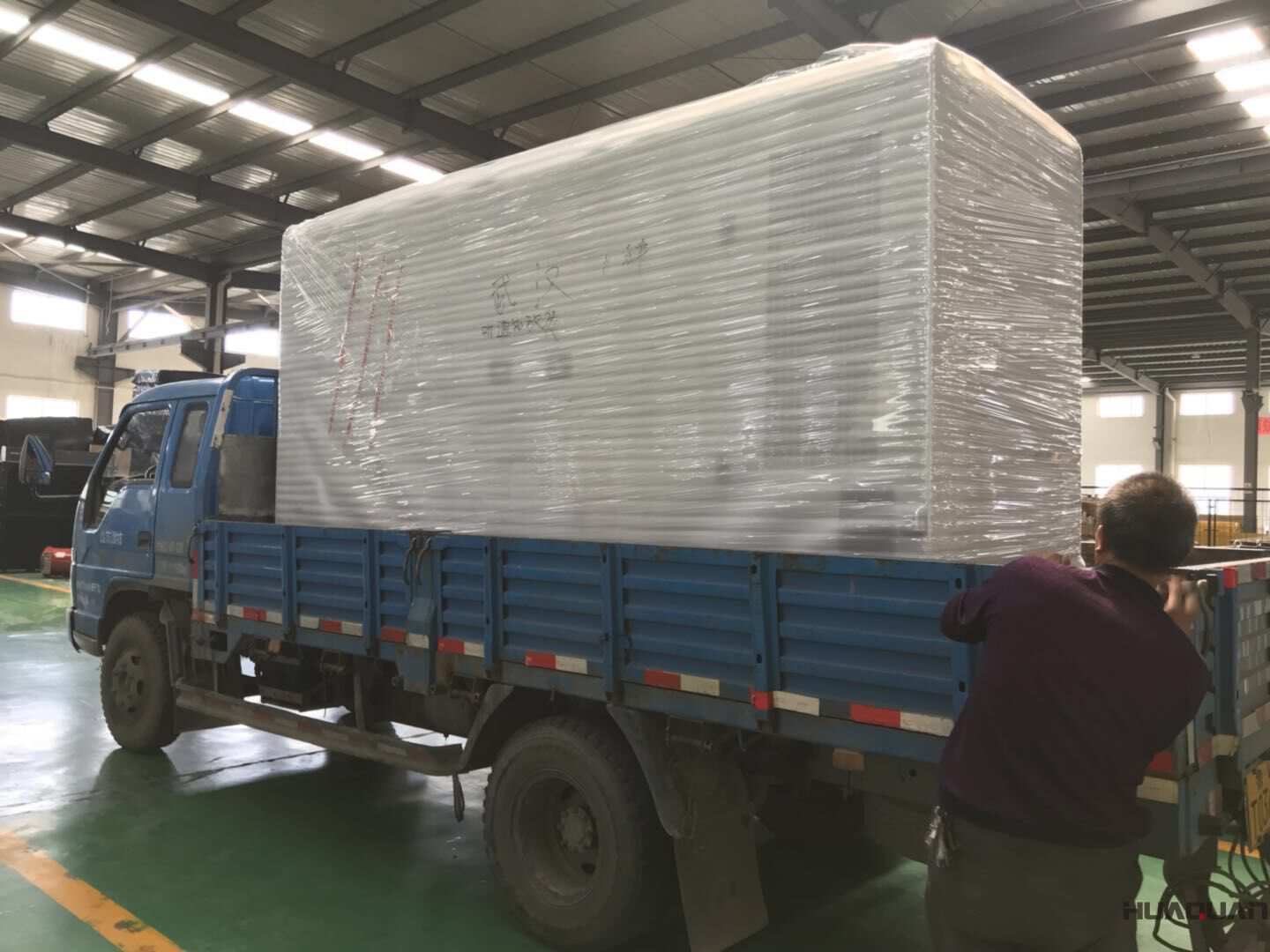 發貨了！9月8日一臺100kw靜音箱型柴油發電機組已發往廣東