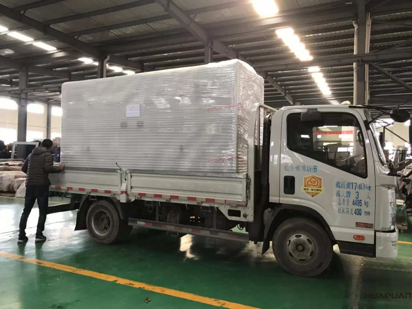 11月20日，山東劉先生訂購的一臺500kw靜音箱柴油發電機組已從華全動力順利發往目的地