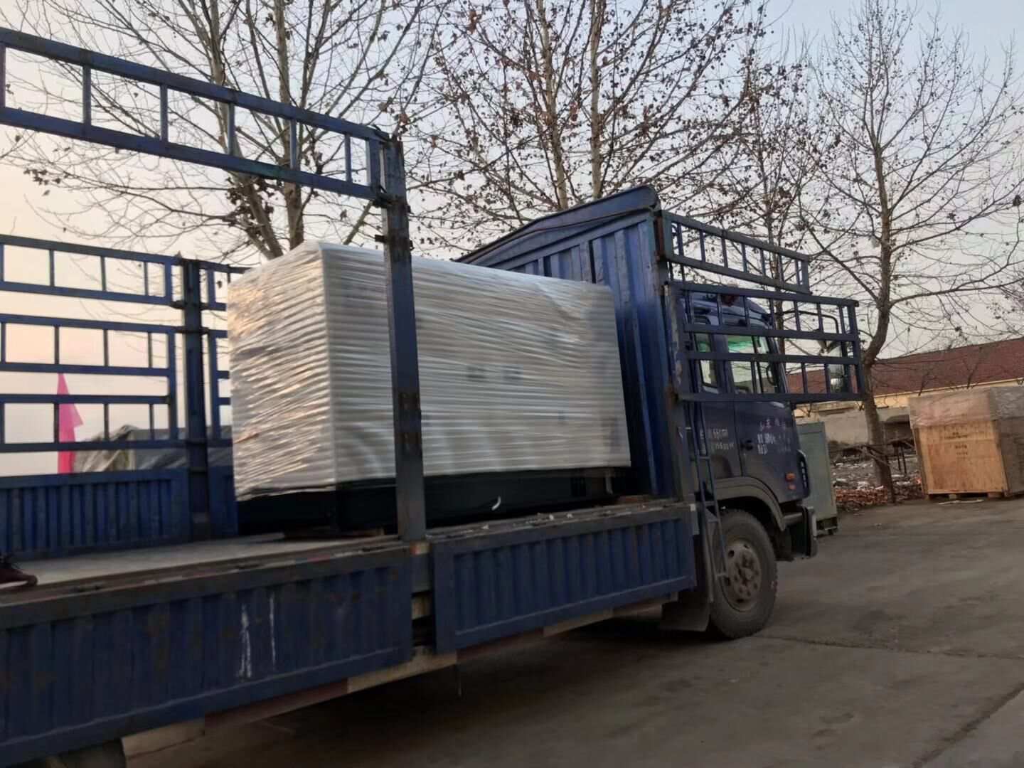 李先生從華全動力采購的75kw移動拖車柴油發電機組已于12月13日順利發往北京市