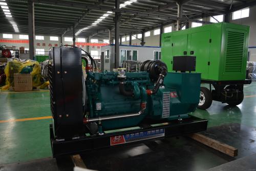 張先生從華全動(dòng)力采購(gòu)的250kw含棚移動(dòng)拖車(chē)柴油發(fā)電機(jī)組于2月28日順利發(fā)往山東省